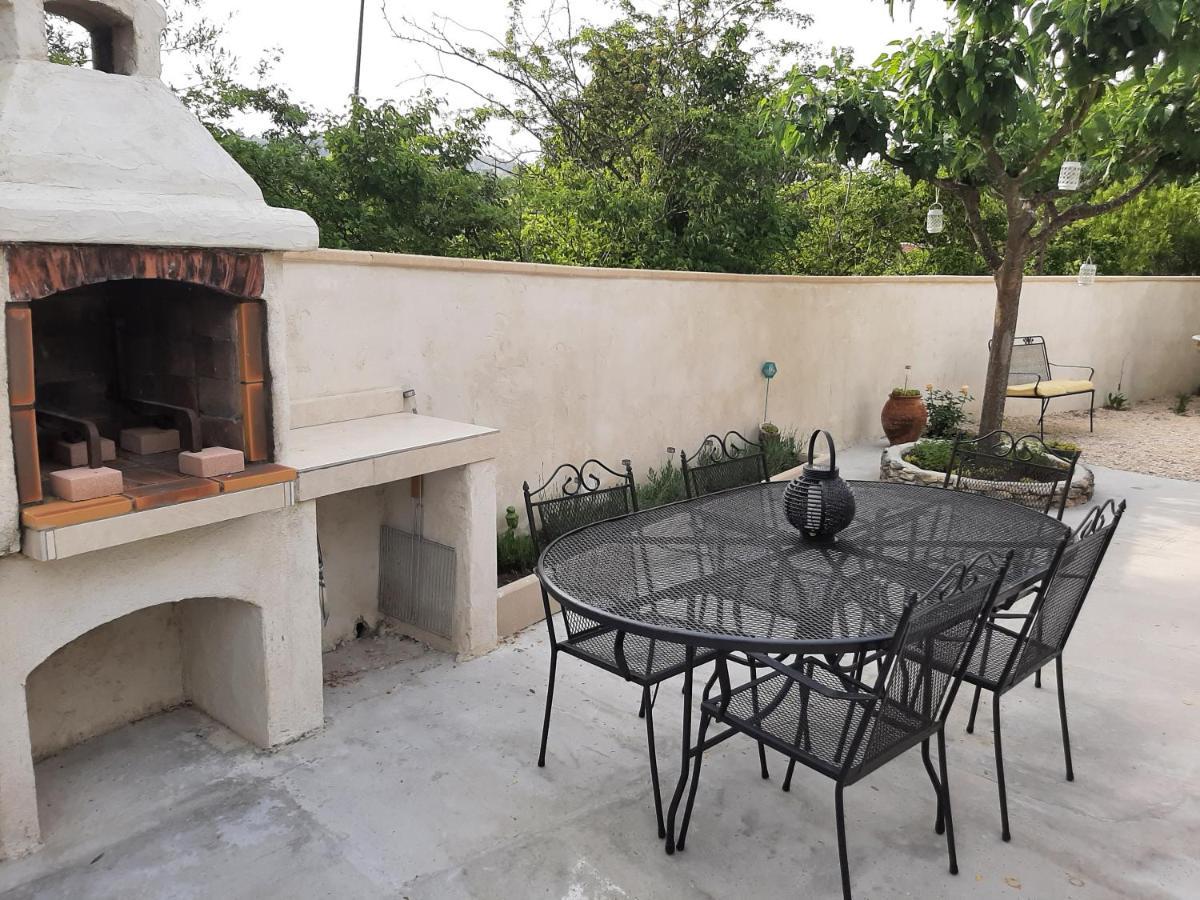 Chalet Au Pied Du Mont Ventoux Mormoiron Ngoại thất bức ảnh